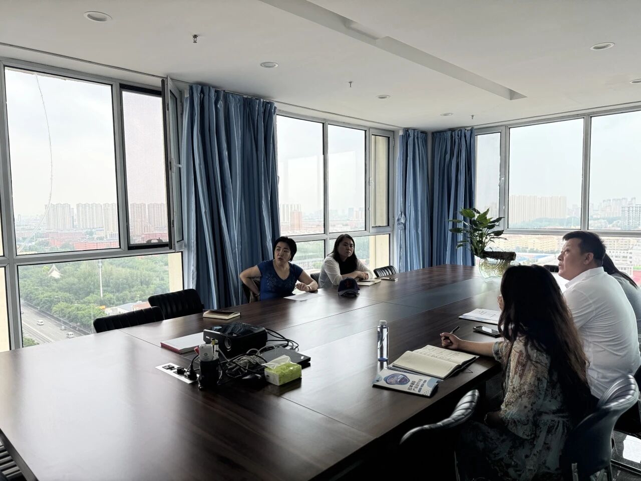 呼和浩特職業(yè)技術(shù)大學-3.jpg 呼和浩特職業(yè)技術(shù)大學-3.jpg